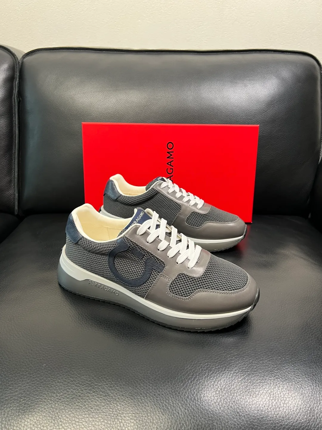Men's shoes 💰820 Ferragamo High-quality top craftsmanship Ferragamo counters sell original factory configuration, imported original cowhide from Italy, imported water-dyed cow lining, soles: original factory special original soles are super comfortable, original factory and single goods, welcome to compare at the same time at the counter, code number 38-44 (customized 45 46)